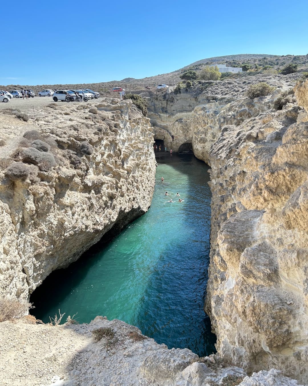 Papafragas Caves